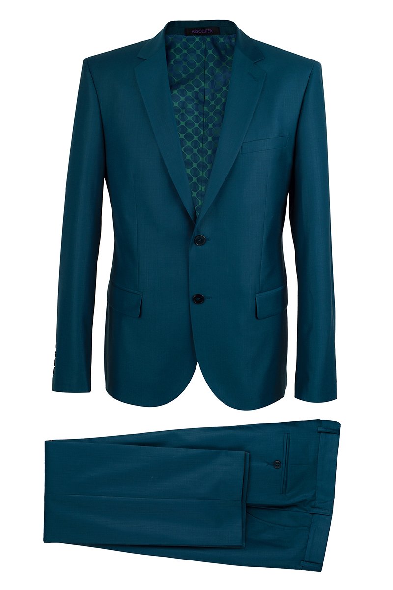 Классический костюм премиум класса, Classic fit (полуприлегающий) силуэт. Ткань тёмно-изумрудного цвета. Пиджак застёгивается на 2 петли и пуговицы, 1 нагрудный карман листочка, 2 боковых кармана с клапанами, по спинке шлица. На подкладке обработаны карманы, 1 застёгивается на пуговицу, сама подкладка оригинального цветового решения и дизайна. Брюки прямого покроя с традиционной застежкой, ширина брюк по низу = 21 см. На поясе предусмотрены шлевки для ремня. Стильный и элегантный вариант для делового мужчины.