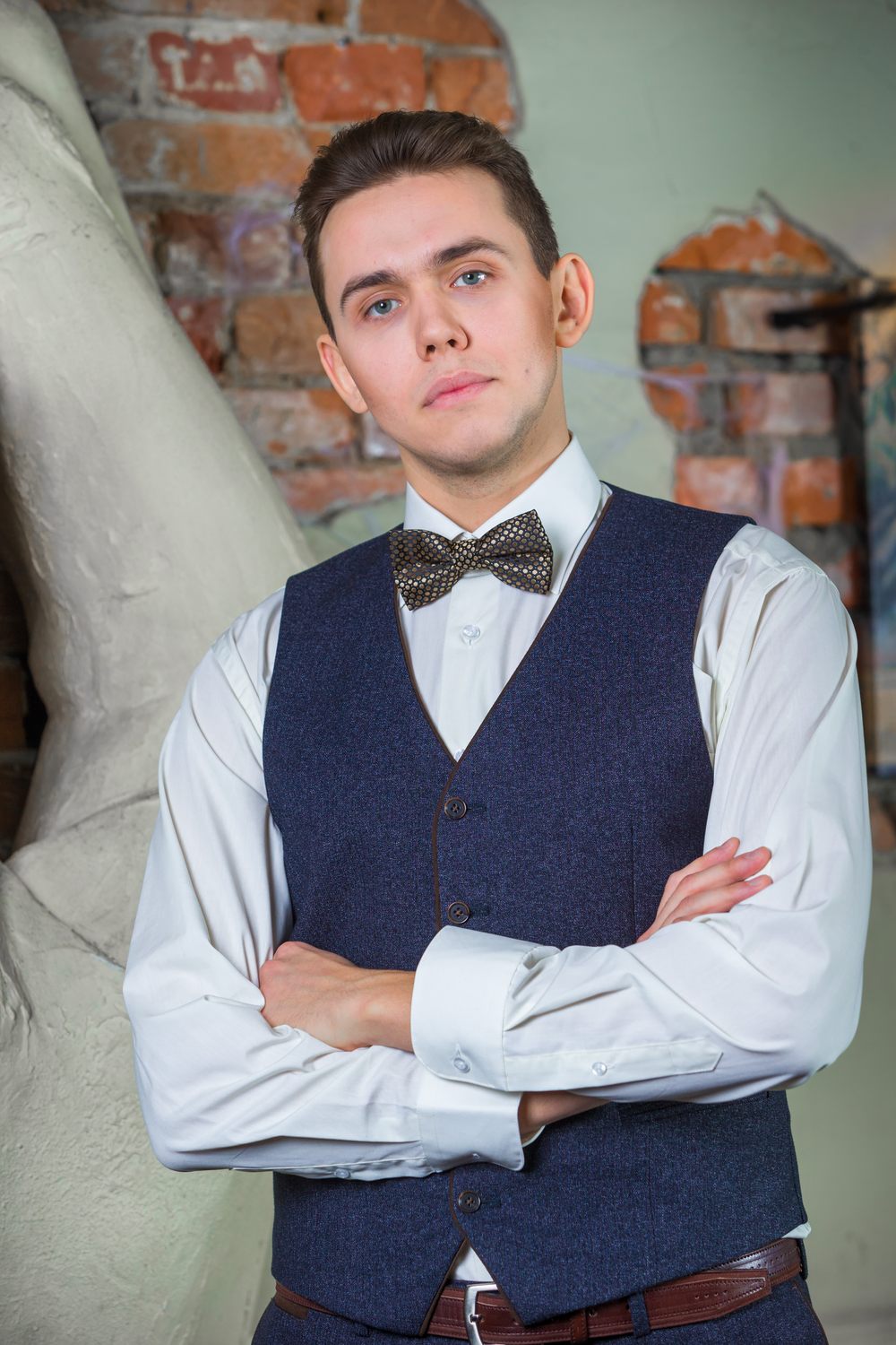 Вариант образа с жилетом. Серые тона.