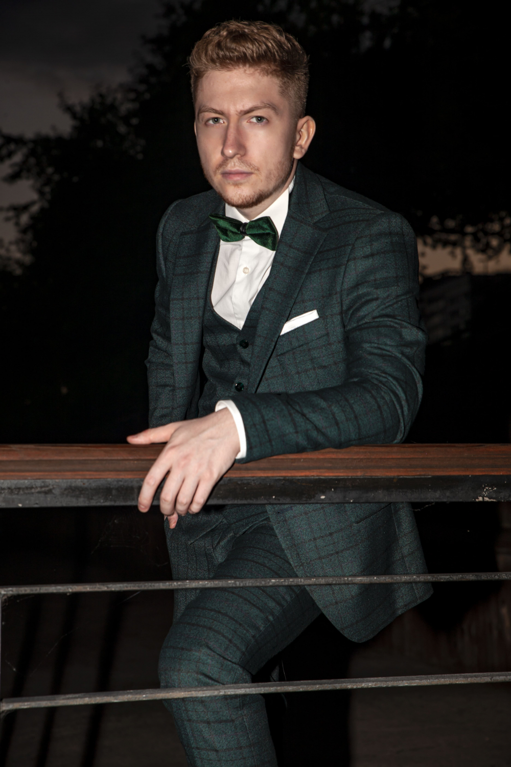 Прокат мужских костюмов и аренда смокингов RoSS в Новосибирске 