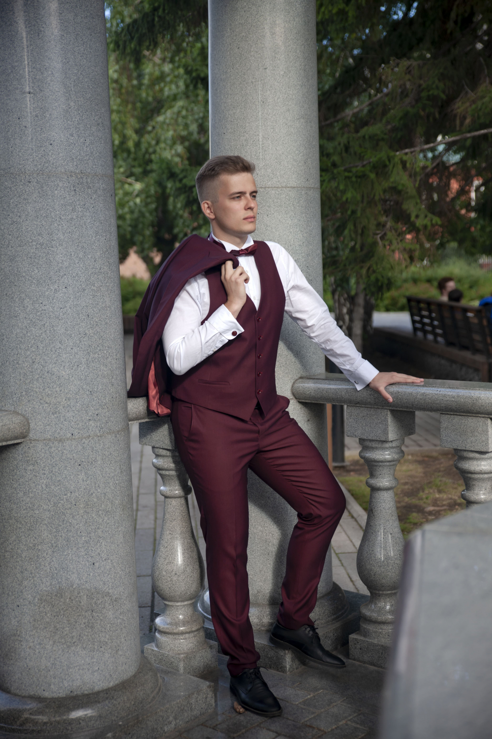 Прокат мужских костюмов и аренда смокингов RoSS в Новосибирске 