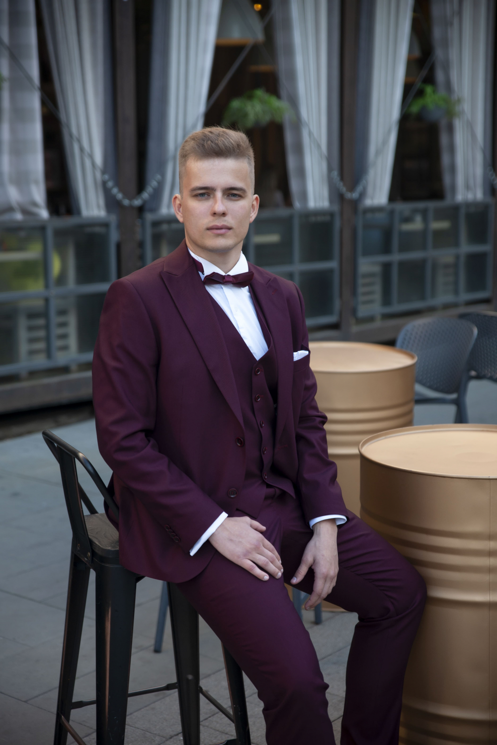 Прокат мужских костюмов и аренда смокингов RoSS в Новосибирске 