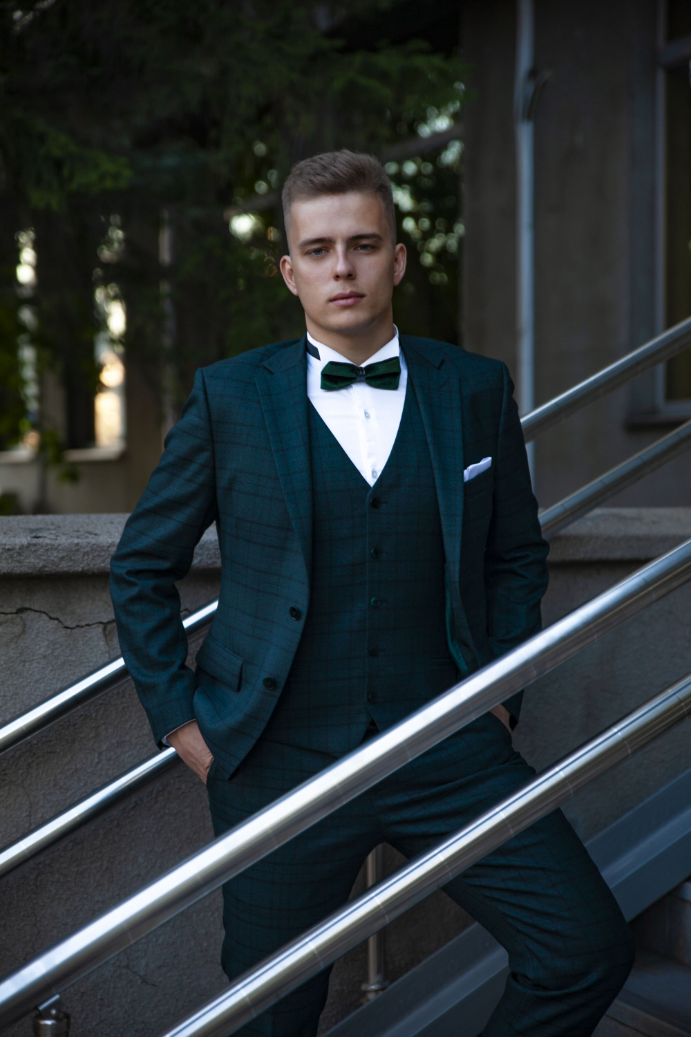 Прокат мужских костюмов и аренда смокингов RoSS в Новосибирске 