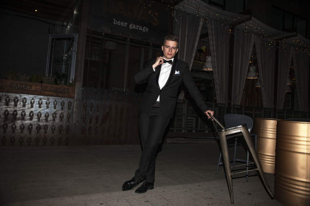 Прокат мужских костюмов и аренда смокингов RoSS в Новосибирске 