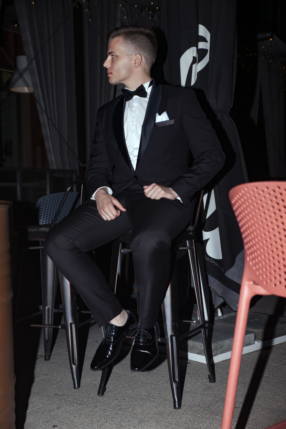 Прокат мужских костюмов и аренда смокингов RoSS в Новосибирске 