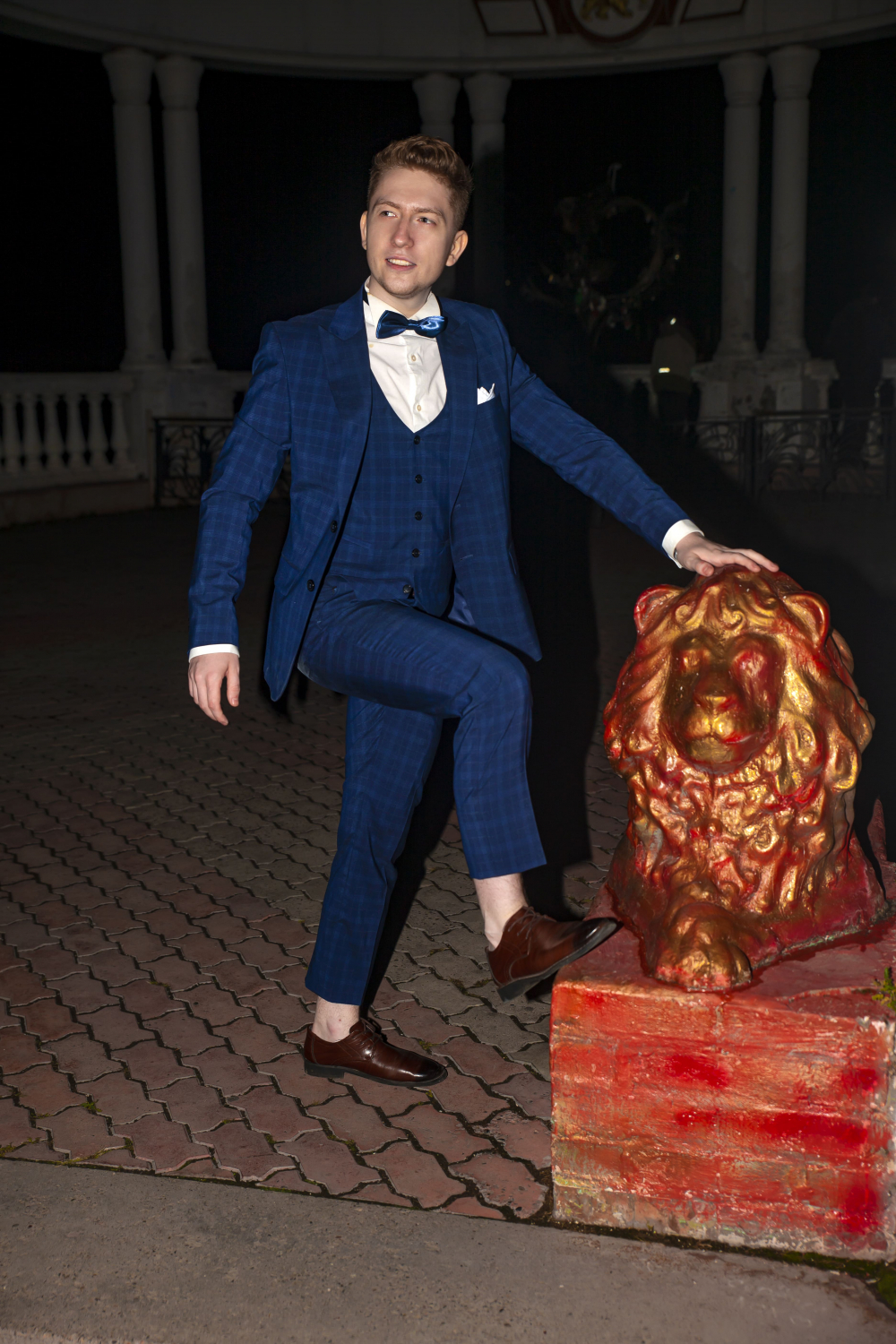 Прокат мужских костюмов и аренда смокингов RoSS в Новосибирске 