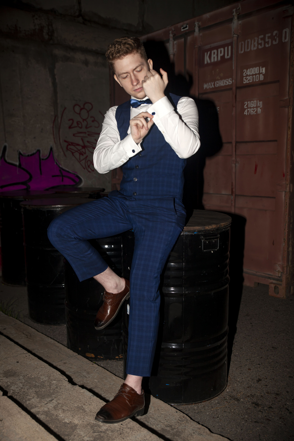 Прокат мужских костюмов и аренда смокингов RoSS в Новосибирске 