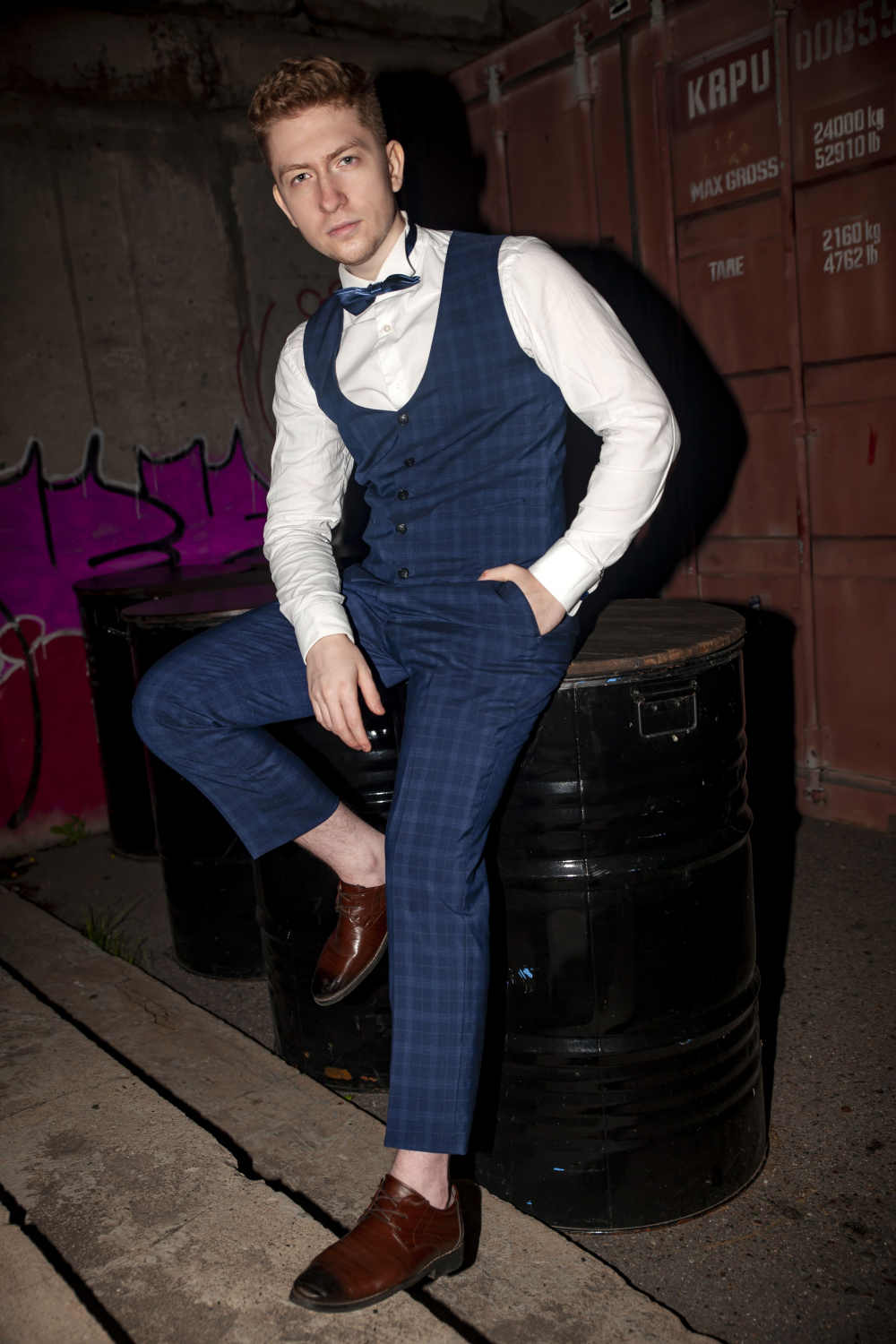 Прокат мужских костюмов и аренда смокингов RoSS в Новосибирске 