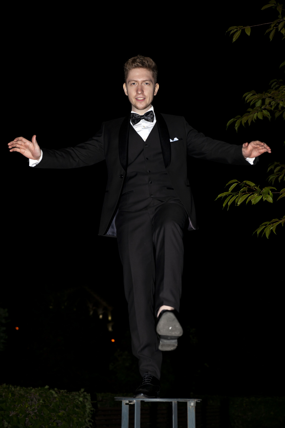 Прокат мужских костюмов и аренда смокингов RoSS в Новосибирске 