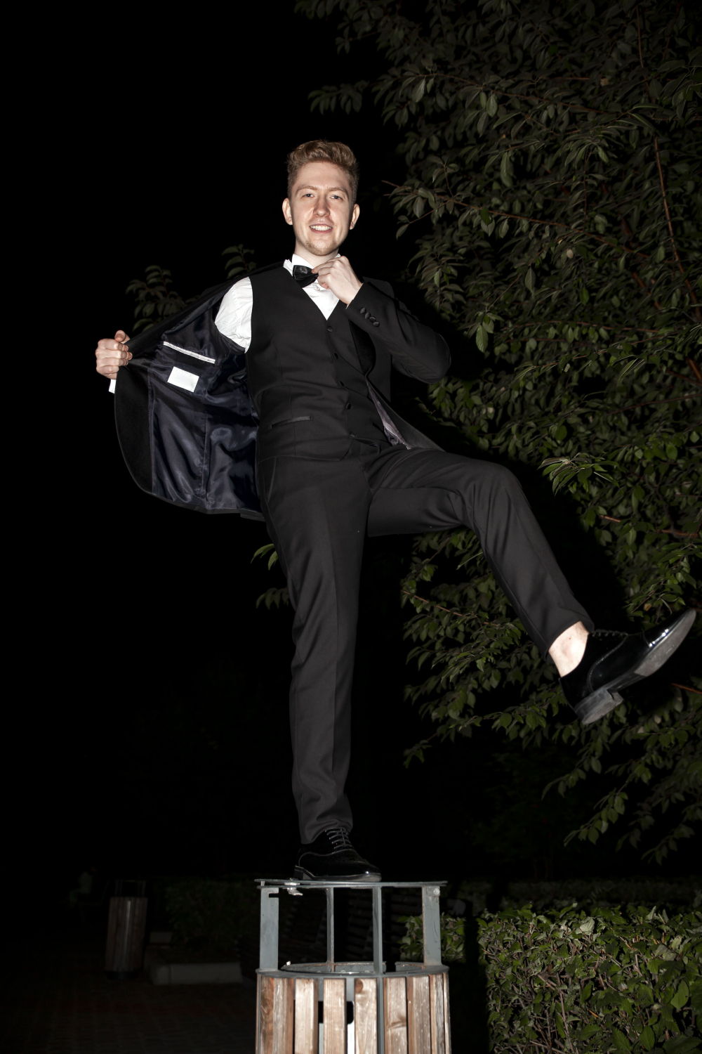 Прокат мужских костюмов и аренда смокингов RoSS в Новосибирске 