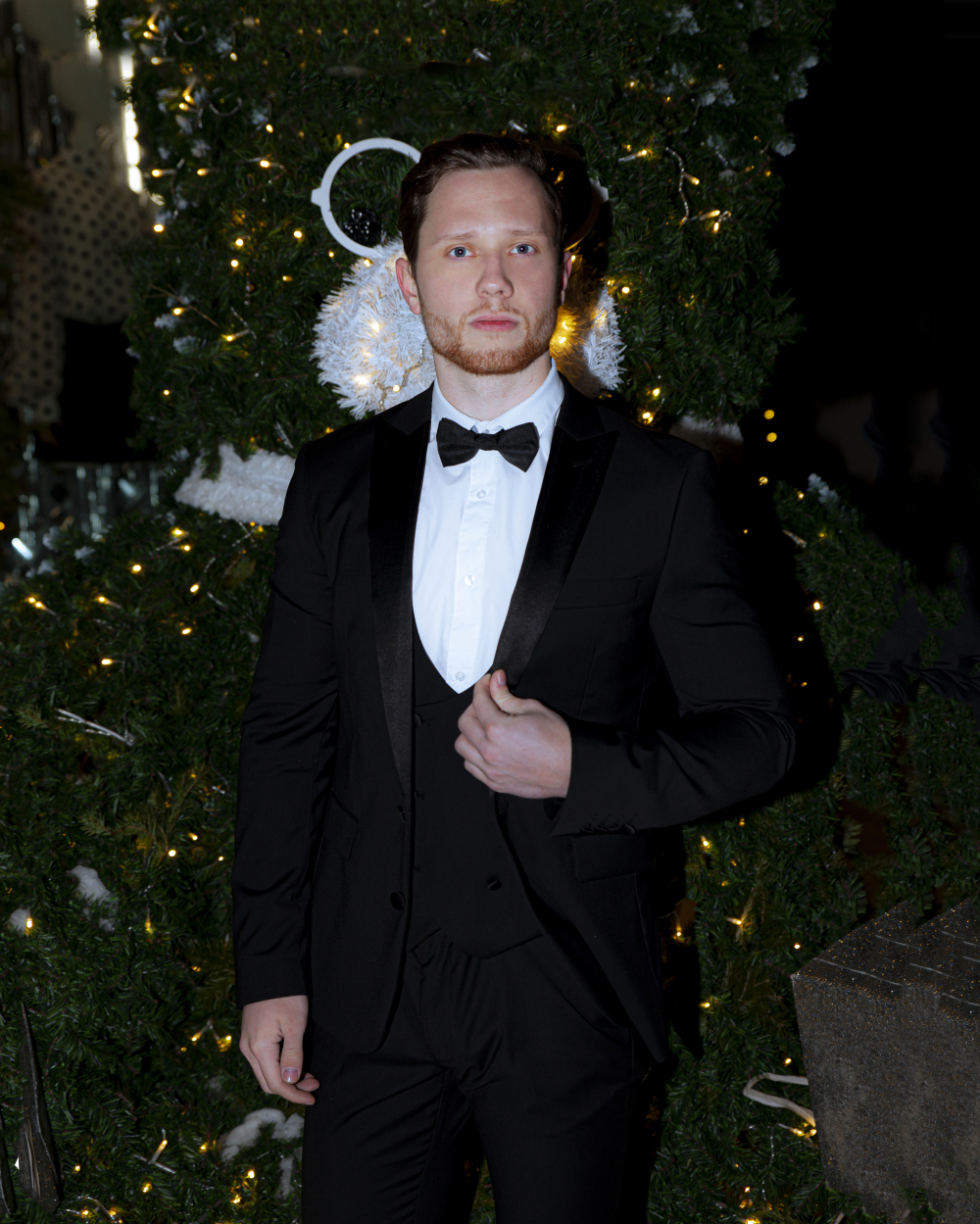 Любой образ от #ross превосходен. Но только лишь смокинг занимает особое место. #smoking