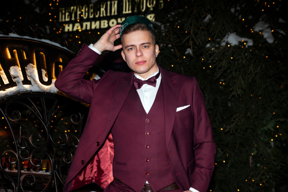 Прокат мужских костюмов и аренда смокингов RoSS в Новосибирске 