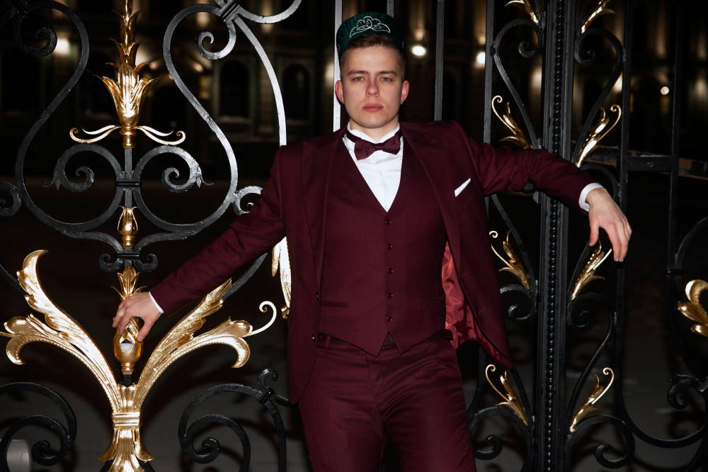 Прокат мужских костюмов и аренда смокингов RoSS в Новосибирске 