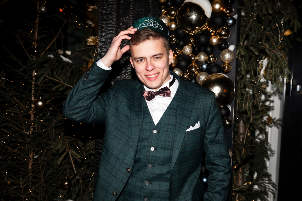 Прокат мужских костюмов и аренда смокингов RoSS в Новосибирске 