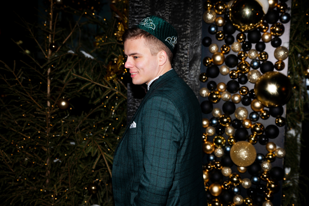 Прокат мужских костюмов и аренда смокингов RoSS в Новосибирске 