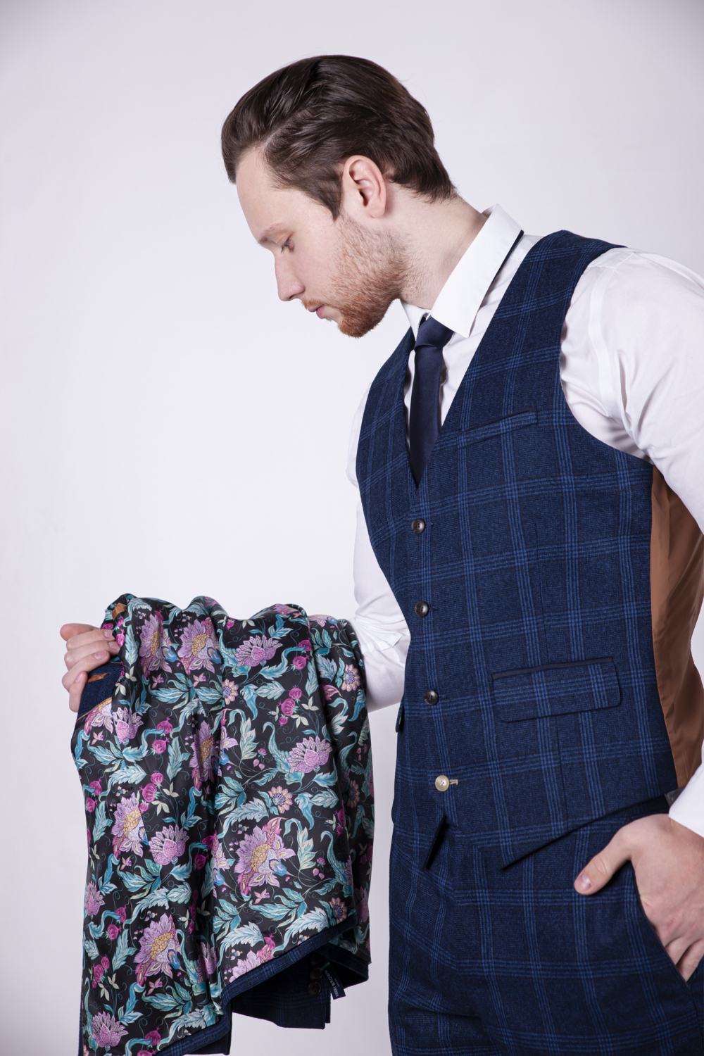 Аренда свадебного костюма