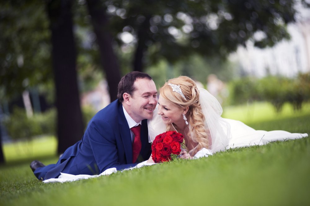 Прическа и макияж невесты