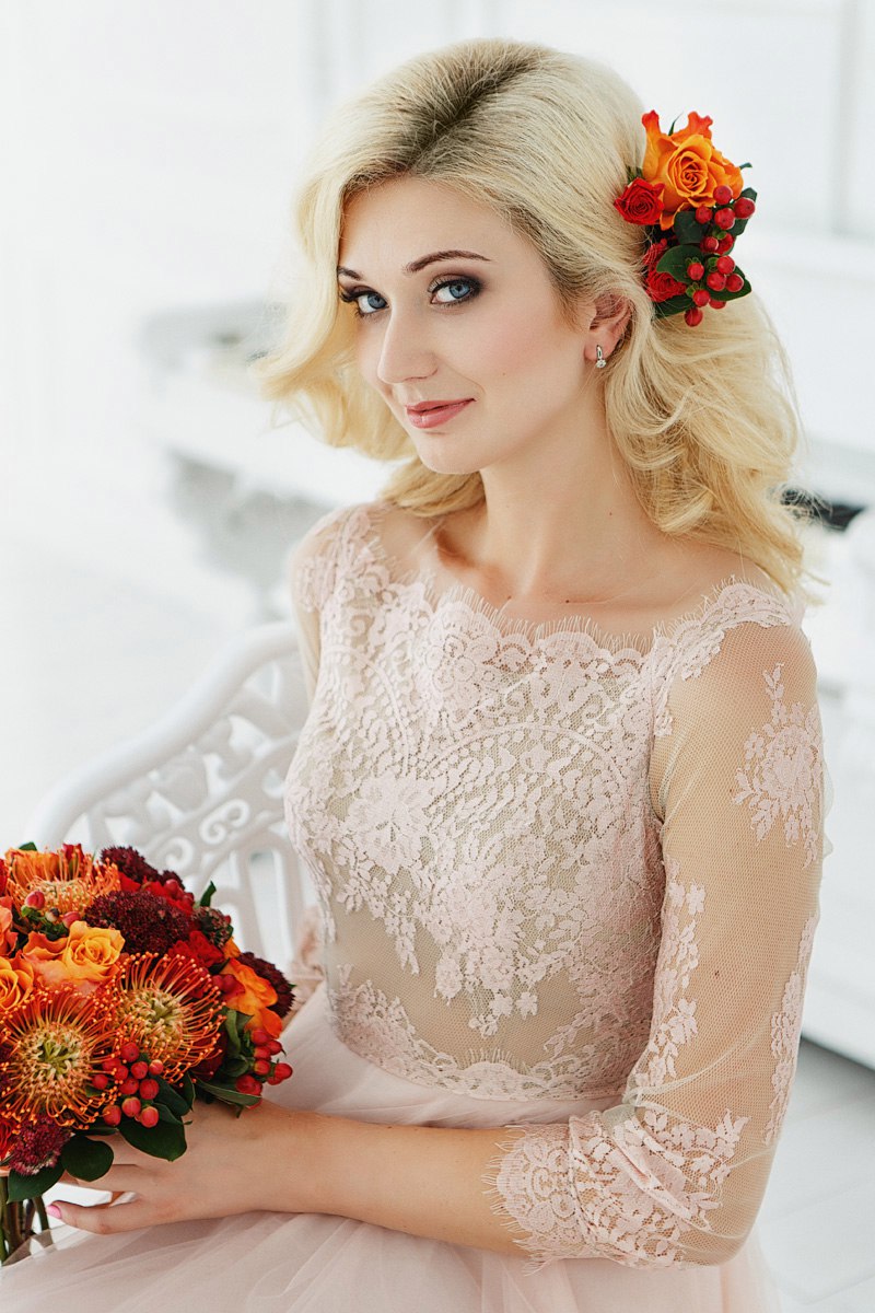 Прическа/макияж - Марина Кулагина
Фотограф - Михаил Брудков
Модель - Ирина Твердохлебова