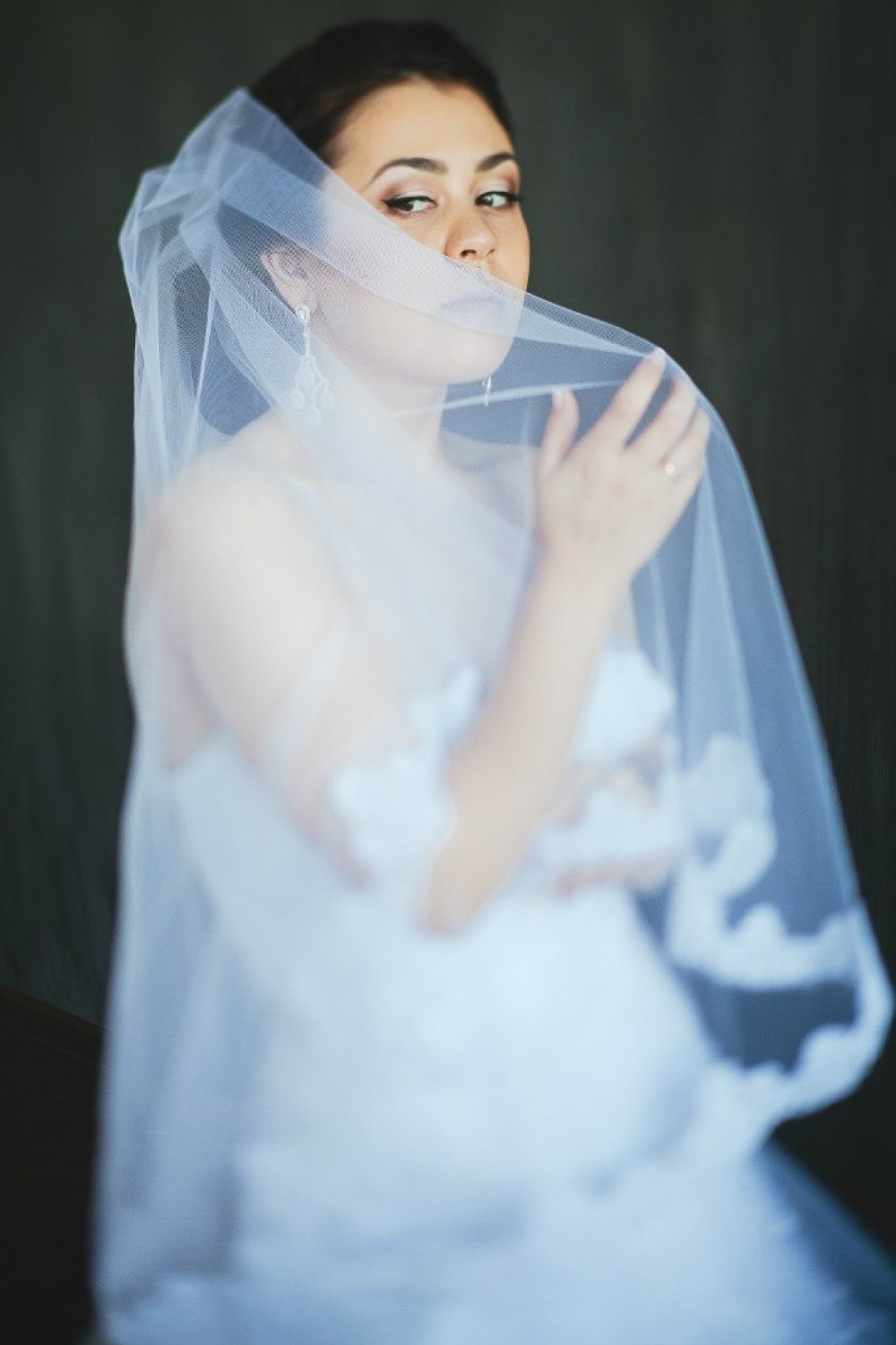 свадебный макияж с акцентом на стрелочки