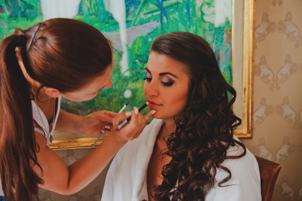 Макияж и прическа на длинные волосы для прекрасной Насти.