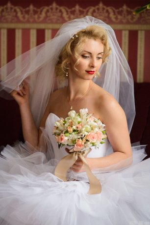 Букет невесты в персиковом цвете