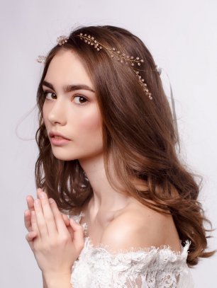 Утонченное украшение на голову