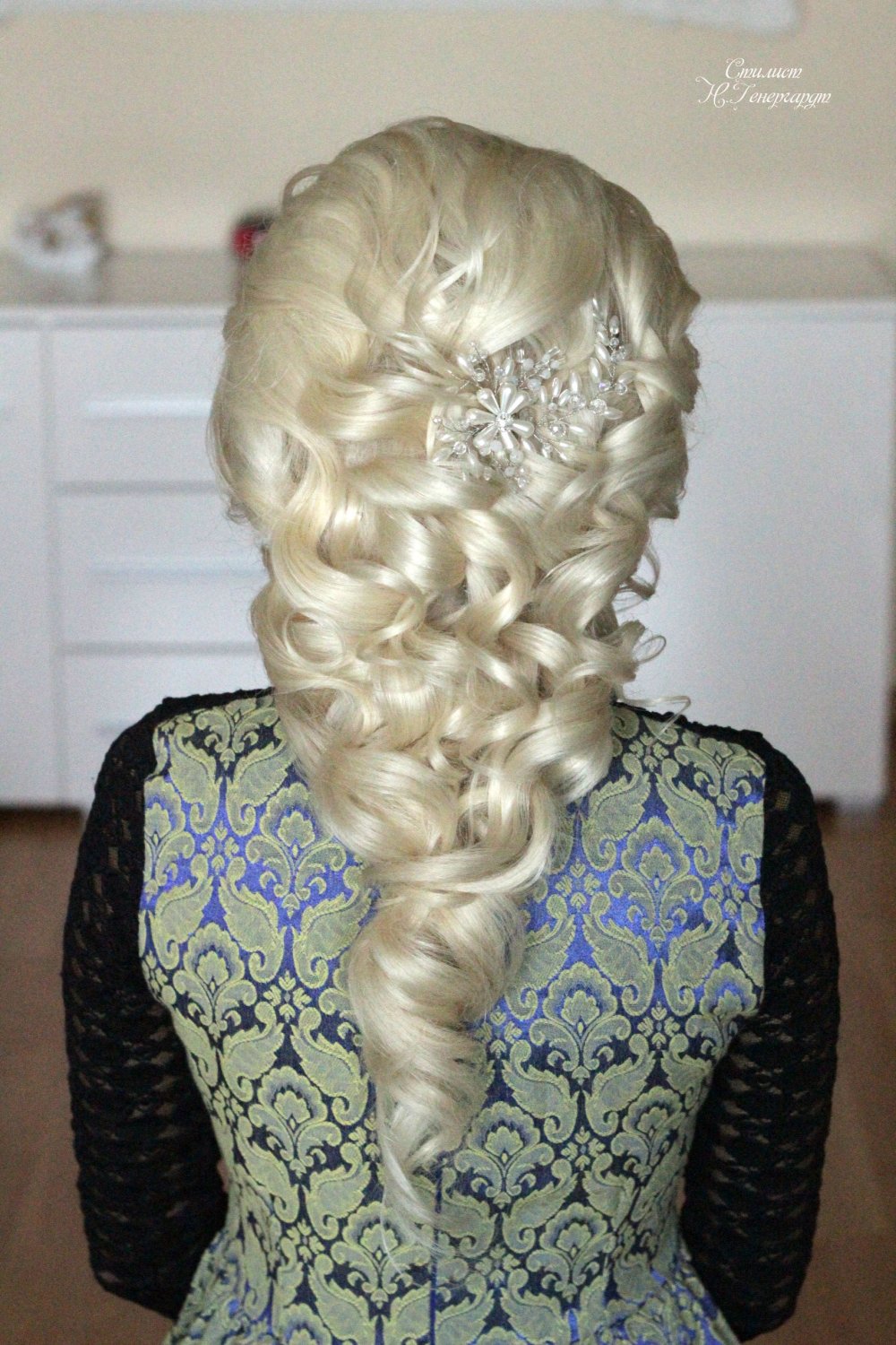 Вечерняя прическа