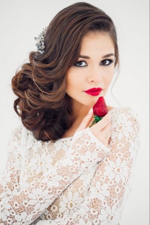 Клубничный цвет