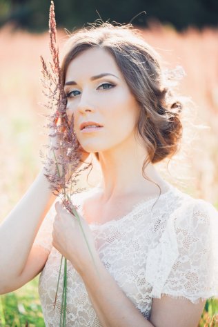 Как выбрать профессионального визажиста на свадьбу?