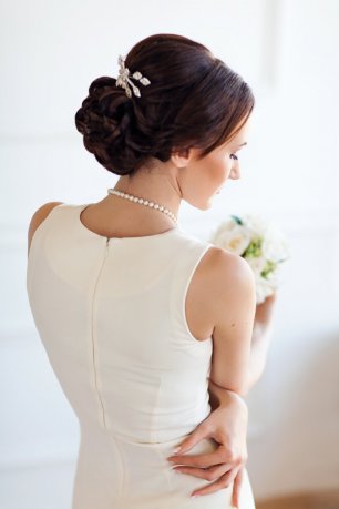 Элегантная прическа невесты