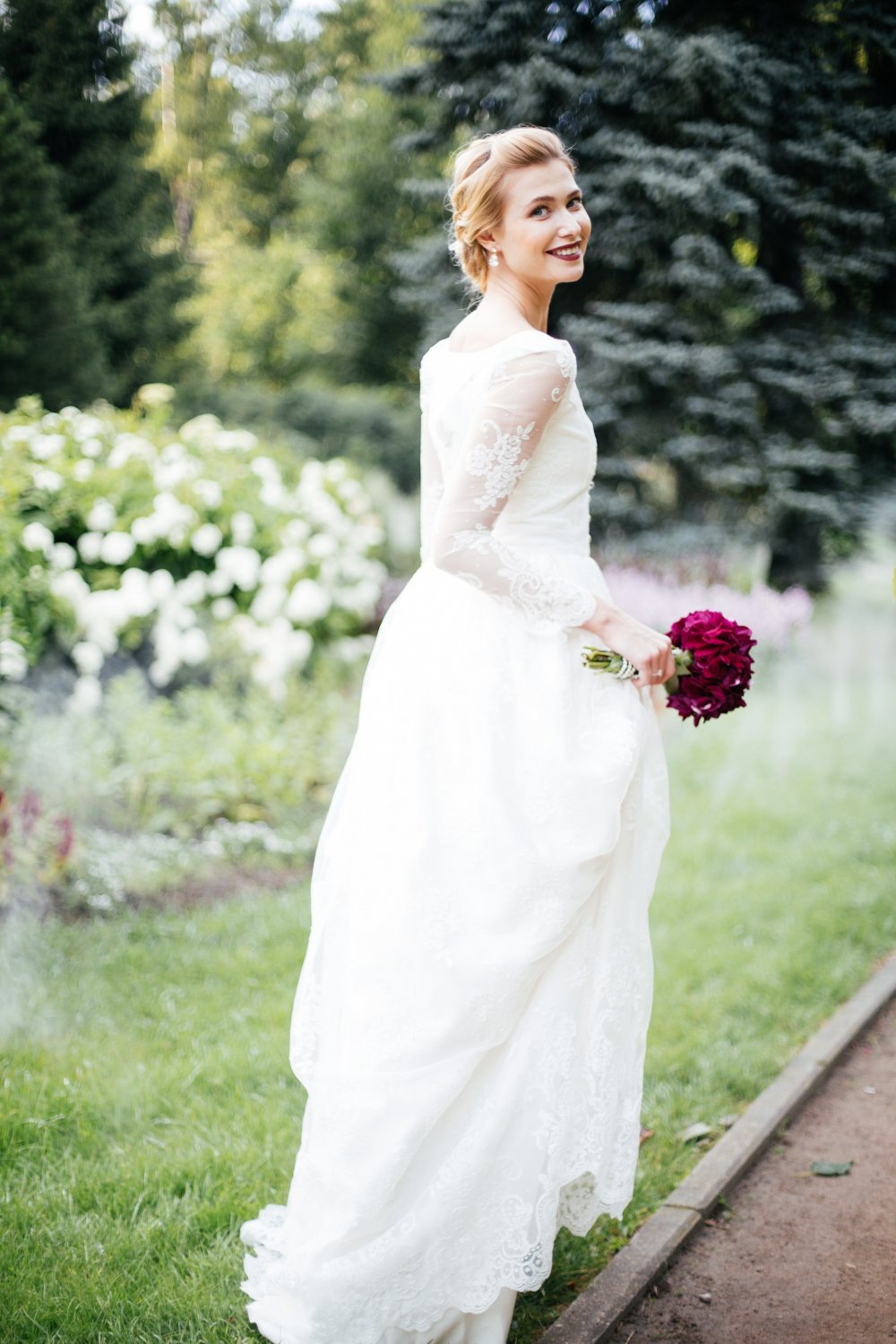 Макияж, прическа + репетиция 10 000 руб.