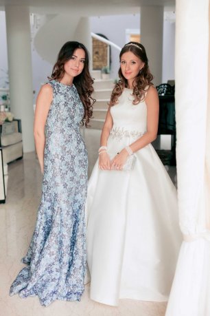 Невеста с подругой