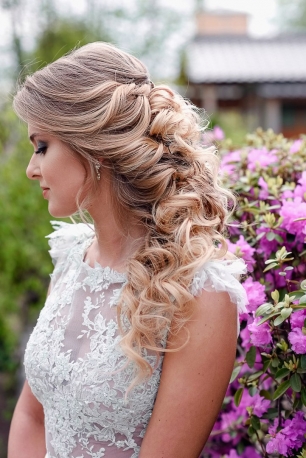 Греческая причёска на длинные волосы