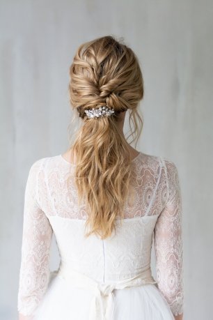 Воздушная прическа для современных невест