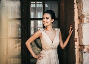 Плате невесты с V- образным вырезом