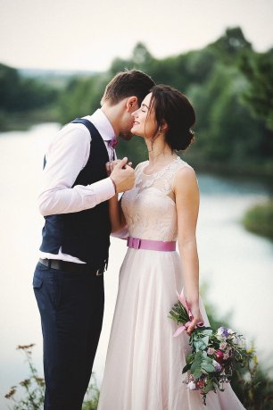 Прогулка у пруда