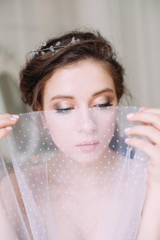 Как выбрать профессионального визажиста на свадьбу?