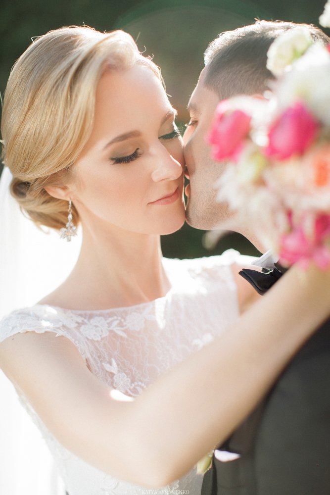 MUAH: Natalia Yastrebova
Wedding planner: Ajur Wedding
Photographer: Katya Avramenko 
Event design: Latte Decor