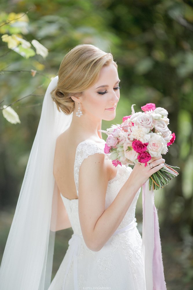 MUAH: Natalia Yastrebova
Wedding planner: Ajur Wedding
Photographer: Katya Avramenko 
Event design: Latte Decor