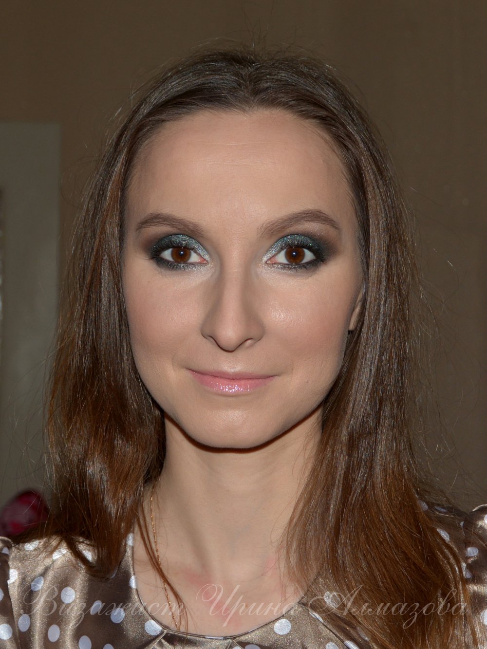 Smoky eyes на кремовой подложке с использованием пигмента