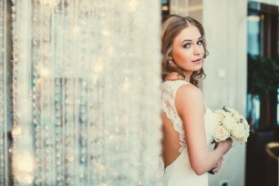 Женственный и романтичный образ невесты