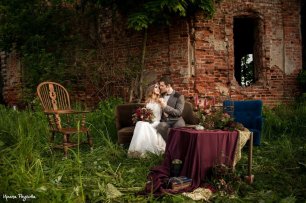 Стилизованная свадебная съёмка. Жених и невеста