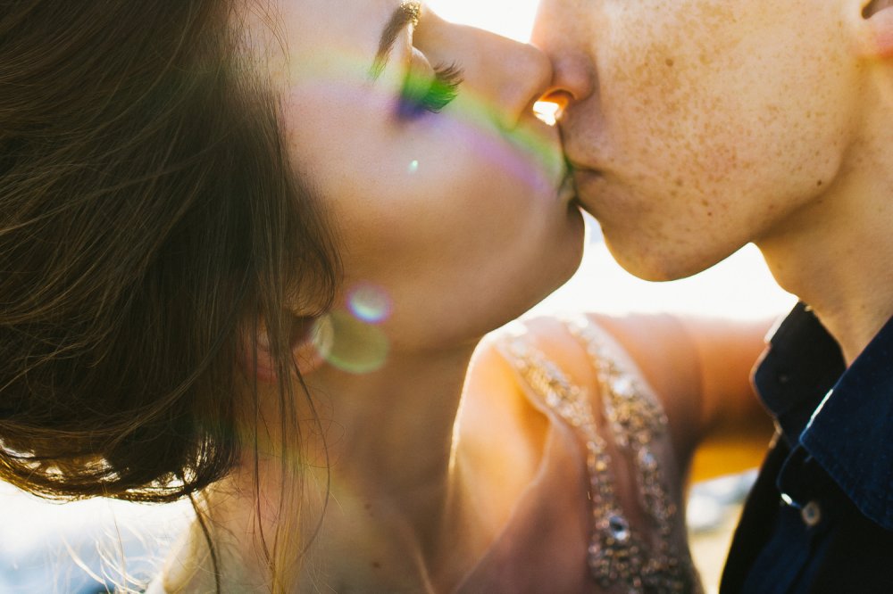 Макияж- Варвара Степанова
Фотограф- Лиза Медведева 
Декор, стиль и флористика- студия "Либерта" 
Причёска и украшения- Ксения Реброва 
Сладости- Big Cake House 
Платье- Татьяна Кочнова