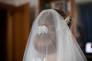 Классическая свадебная прическа