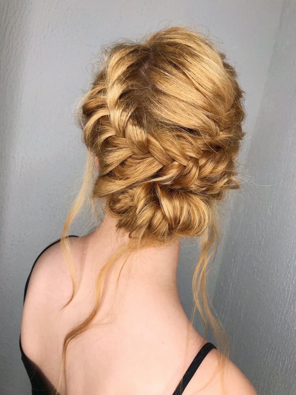 Модное плетение волос вечерние и повседневные прически с плетением - фото тренды