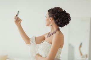 Образ невесты. Небрежный ажурный пучок