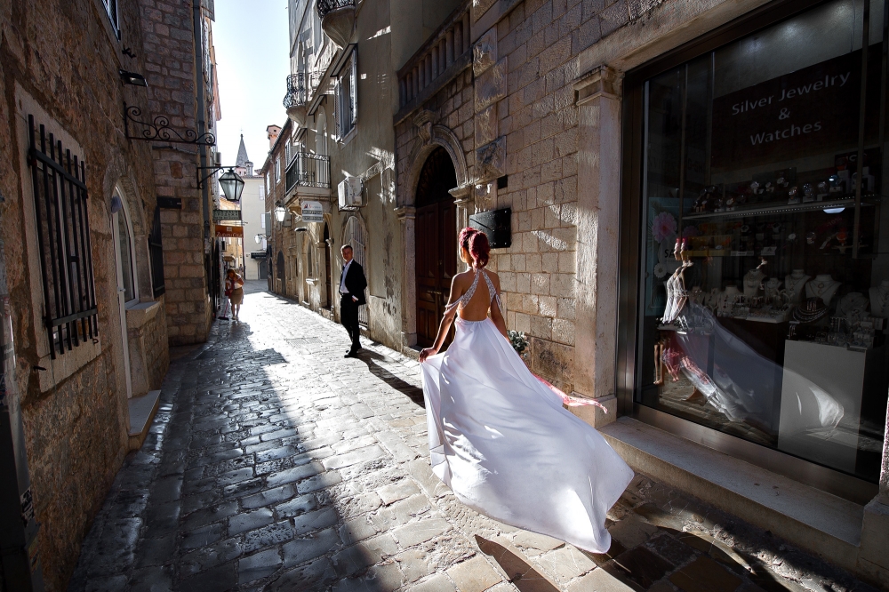 Фото: Сергей Азаров 
Организация: BOCHAROFF WEDDING 
Образ невесты: Надежда Князева
Помощь в организации в Черногории: Olga Baskova 