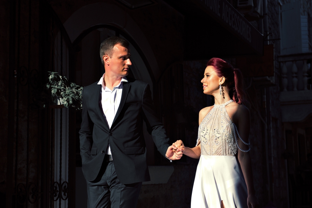 Фото: Сергей Азаров 
Организация: BOCHAROFF WEDDING 
Образ невесты: Надежда Князева
Помощь в организации в Черногории: Olga Baskova 