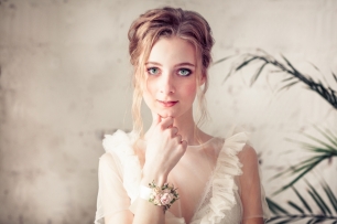 Свадебный образ с украшениями ручной работы