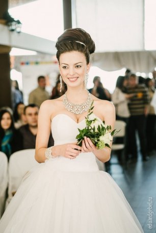 Укладка в стиле Vera Wong