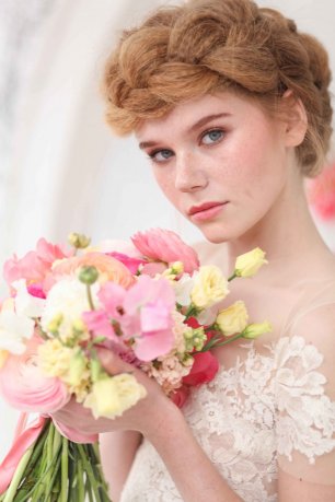 Прическа с густой косой